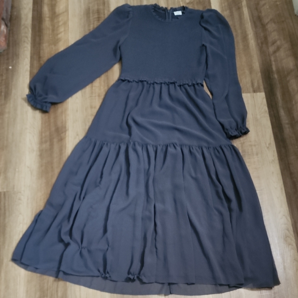 Wilfred Aritzia Charcoal Long Sleeve Tiered Midi Dress Medium - Picture 12 of 16